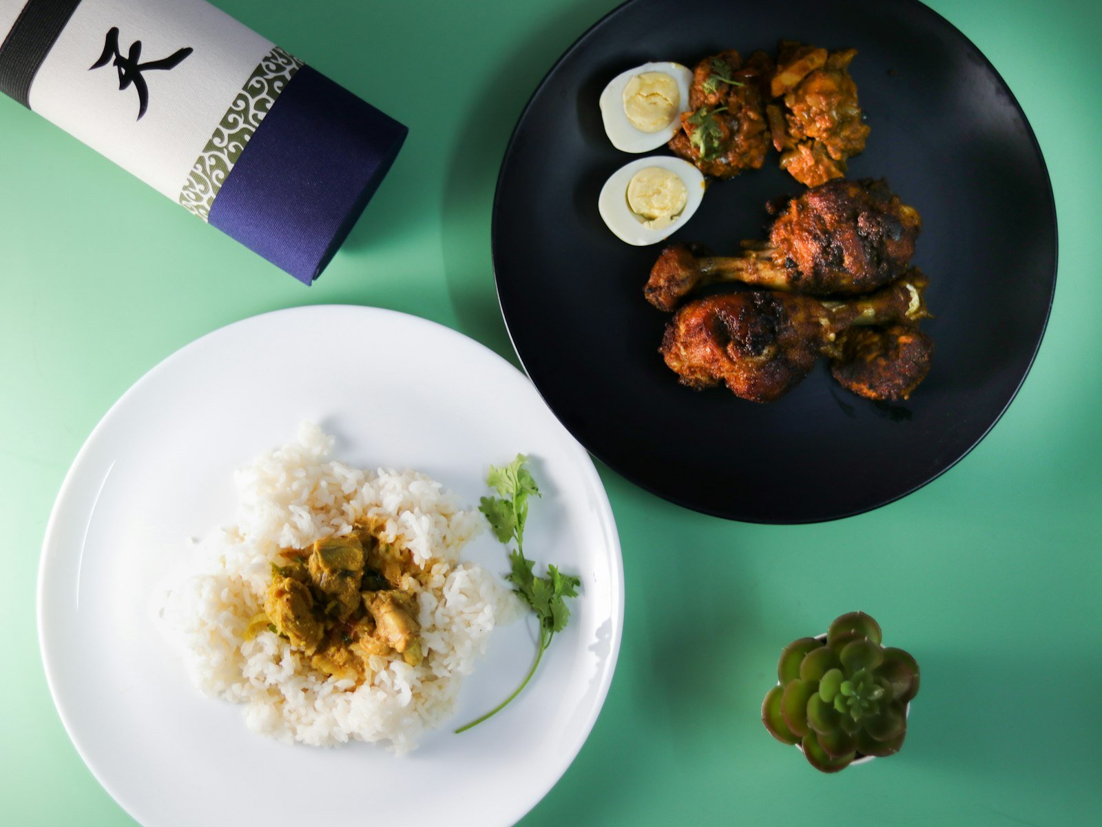 Bowl of kuku kienyeji stew with rich tomato gravy and dhania garnish